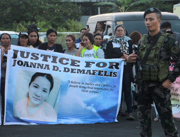 17.fev.2018 - Familiares da trabalhadora doméstica filipina Joanna Demafelis protestam contra seu assassinato, cometido por seus empregadores no Kuait - AFP