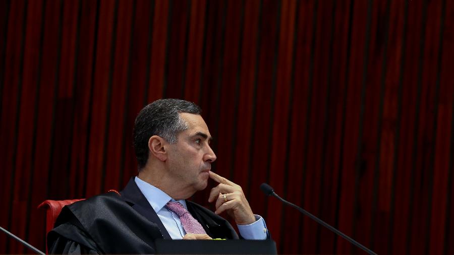 31.ago.2018 - Ministro Luís Roberto Barroso durante julgamento no TSE - Pedro Ladeira/Folhapress