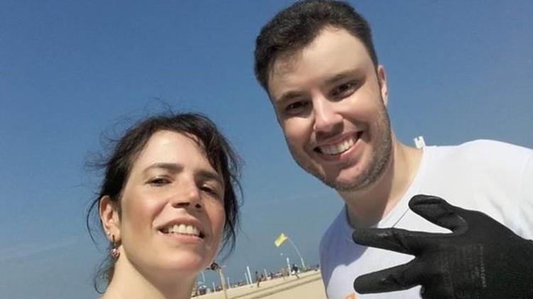 Os juizes Thiago Mafra e Mônica Cardoso trabalharam de garis para a Comlurb, empresa que faz a limpeza do RJ - Arquivo pessoal - Arquivo pessoal