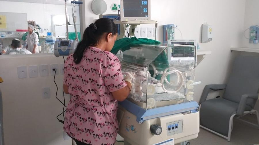 Bebê está internado na UTI Neonatal da Maternidade Escola Santa Mônica, em Maceió - Ascom Santa Mônica