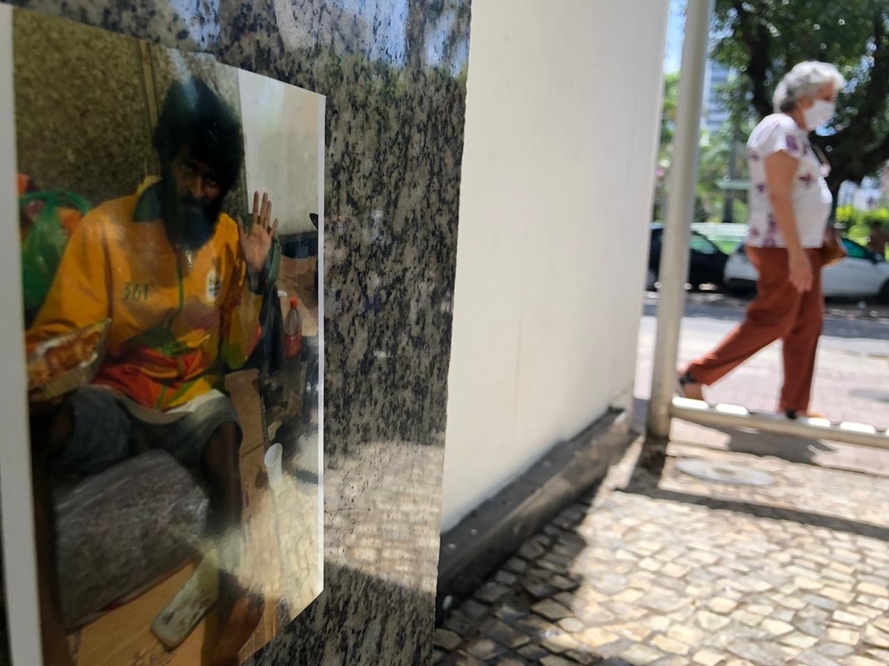 Mulher pagou enterro de morador de rua morto em padaria: 'Abreviar dor da família'