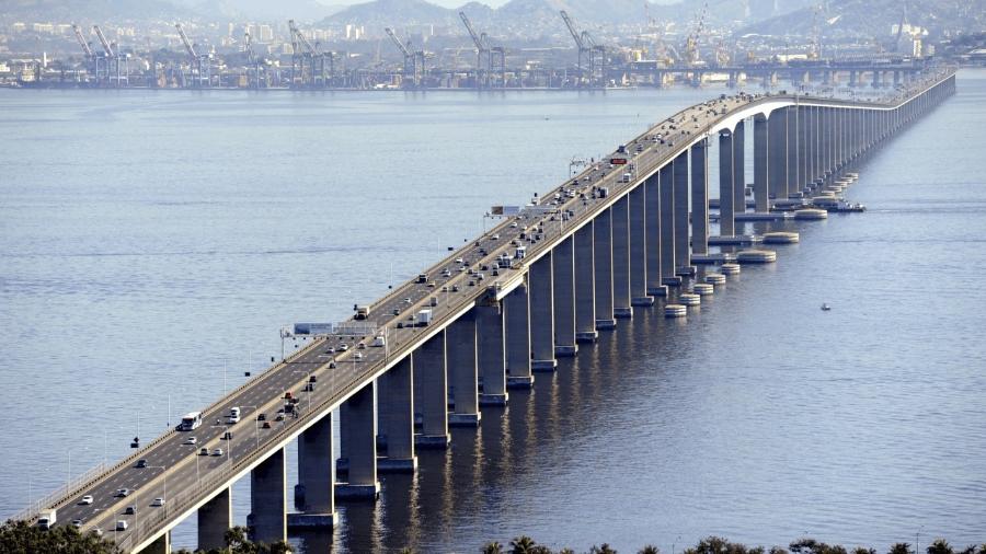 Ponte Rio-Niterói teve obras inauguradas pela Rainha Elizabeth II em 1968 - Reprodução/Ecopontes