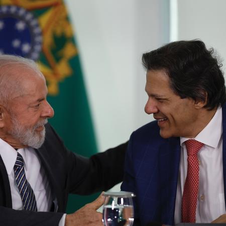 O presidente Lula, acompanhado do ministro da Fazenda, Fernando Haddad