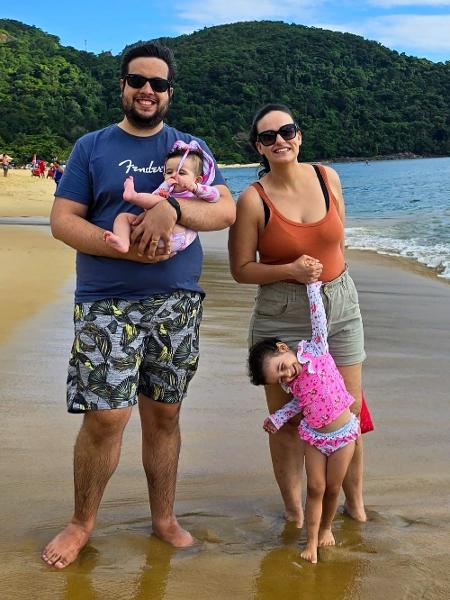 A advogada Thais com o marido e as filhas A advogada Thais com o marido e as filhas