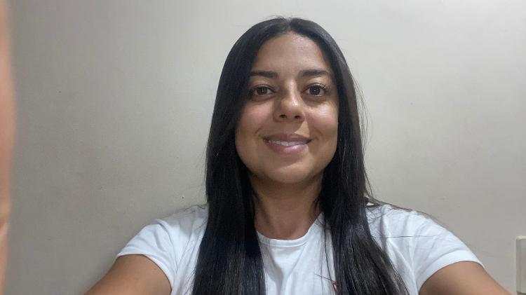 Meu cabelo ficou com menos frizz após a escovação Meu cabelo ficou com menos frizz após a escovação