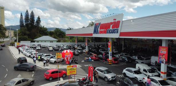 Rede de supermercados de SC faz mutirão de empregos com pagamento semanal