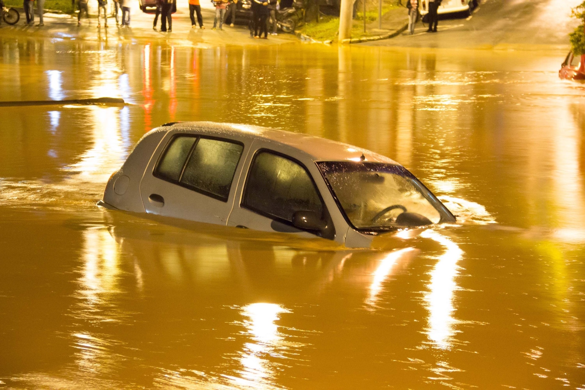 Fotos: Chuva Causa Mortes, Deixa Pessoas Ilhadas E Carros Boiando Em SP ...