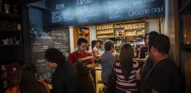 Movimento em um café na Cidade da Guatemala - Daniele Volpe/The New York Times