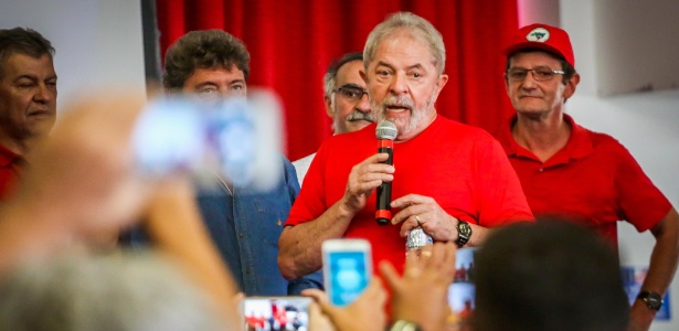 Lula foi condenado por receber propina por meio de um apartamento tríplex no Guarujá