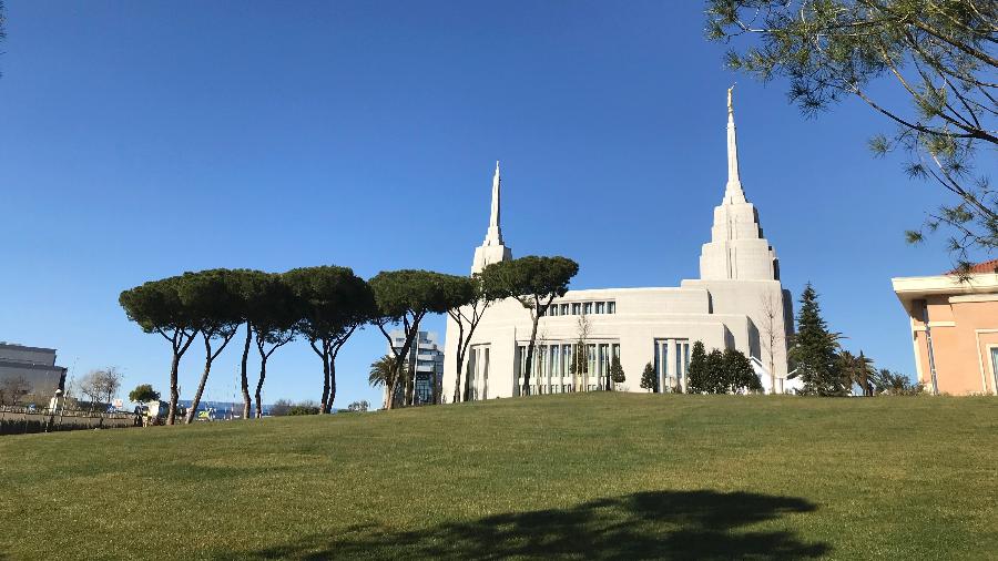 O novo templo da Igreja de Jesus Cristo dos Santos dos Últimos Dias em Roma - Elisabetta Povoledo/The New York Times