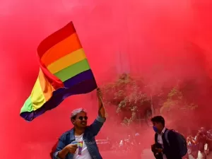 Se joga no pajubá! Será que você conhece as gírias do universo LGBT? -  13/06/2017 - UOL Universa