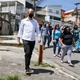 27 out. 2020 - Bruno Covas (PSDB) faz o acompanhamento do programa Visitação Domiciliar em uma residência no bairro Jardim Santo André, na zona leste da capital paulista - PETER LEONE/ESTADÃO CONTEÚDO