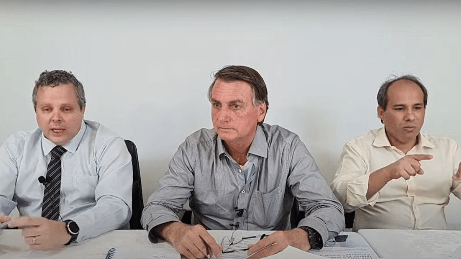 Jair Bolsonaro foi cobrado sobre abastecimento de água em Salgueiro, no interior de Pernambuco  - Reprodução