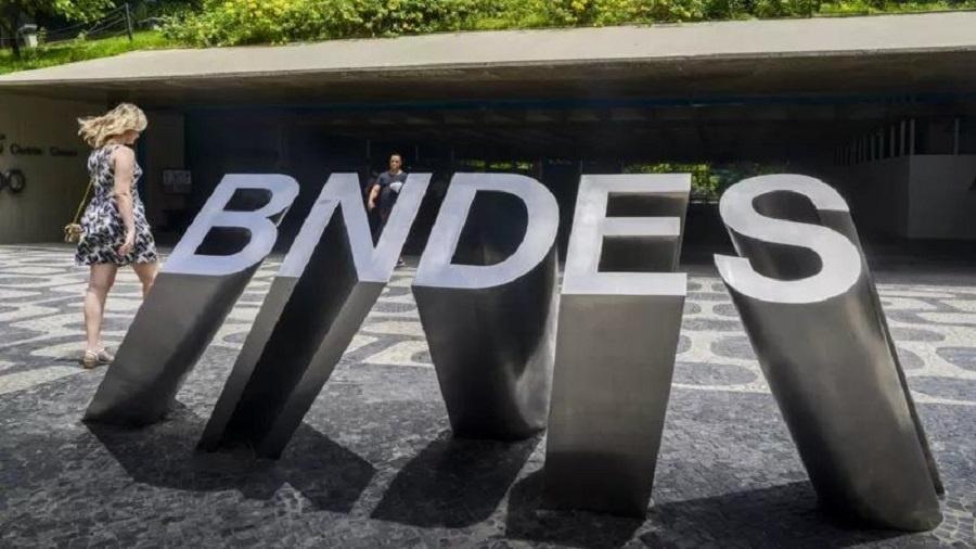 O programa de financiamentos à exportação dos bens e serviços de engenharia brasileiros do BNDES consiste no aporte a empresas brasileiras para executarem serviços no exterior - GETTY IMAGES