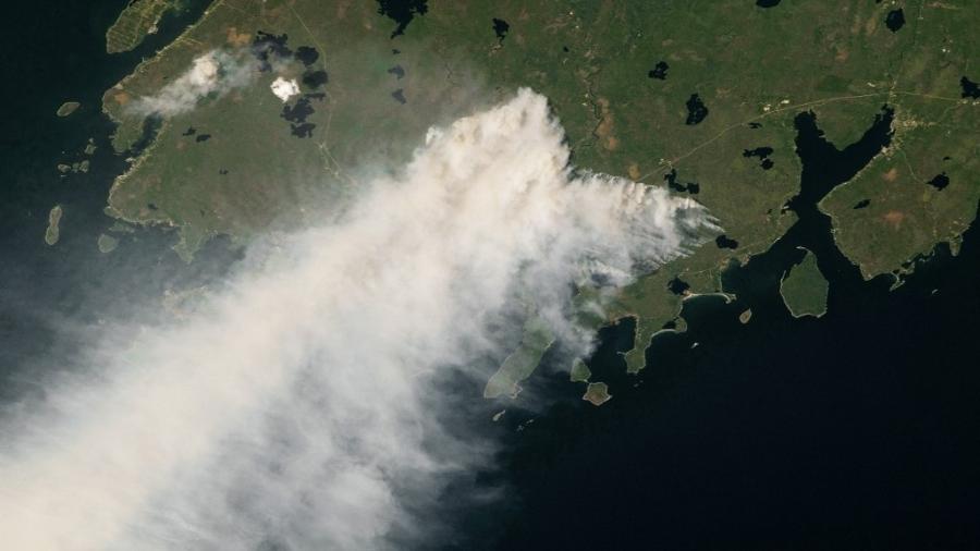 Imagem de satélite de Observatório da Nasa mostra fumaça causada pelos incêndios na província de Quebec em 7 de junho -  NASA Earth Observatory / AFP