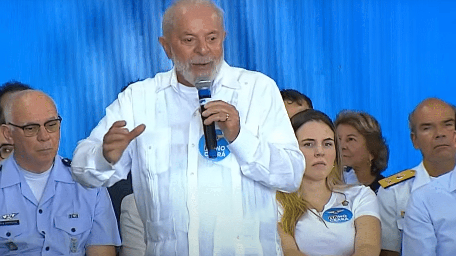 Presidente Lula em cerimônia em Fortaleza