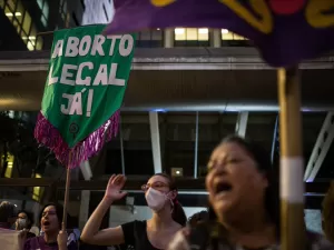 ONU cobra Brasil por aborto legal após 12 mil meninas serem mães em 2023