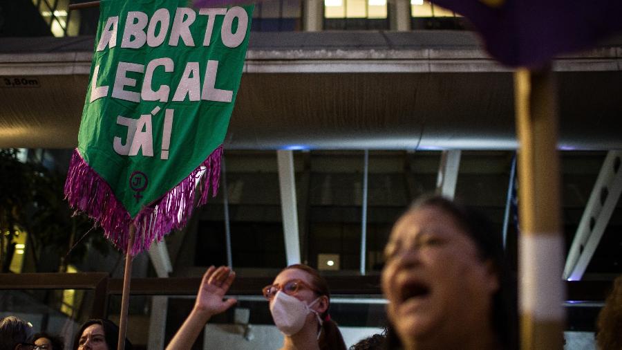 Ato pela descriminalização e legalização do aborto na América Latina e Caribe, na avenida Paulista, em São Paulo 