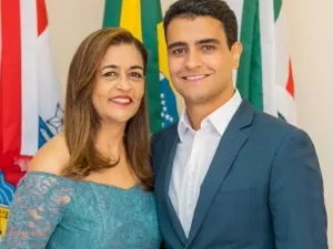 Mãe de prefeito vai ao Senado e se aposenta de cargo público 'desconhecido'