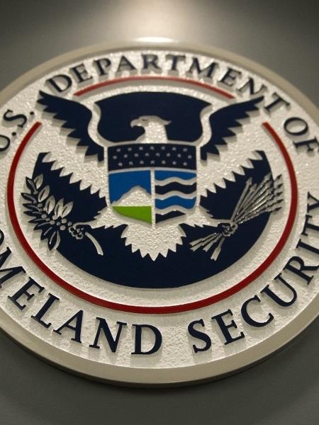 Agentes do Departamento de Segurança Interna visitaram uma pizzaria em Washington buscando por imigrantes ilegais Agentes do Departamento de Segurança Interna visitaram uma pizzaria em Washington buscando por imigrantes ilegais