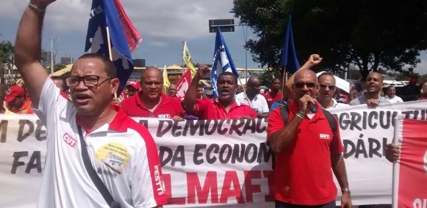 Após 3h, manifestação em Salvador é encerrada - Reprodução/Facebook/CUT Bahia