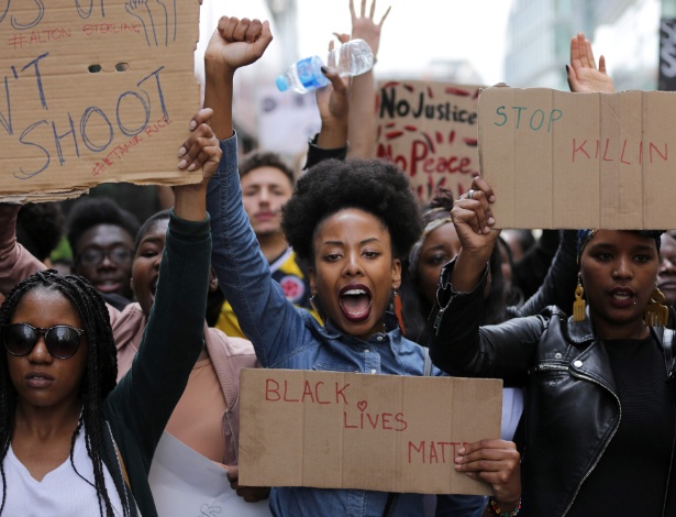 Manifestantes do movimento Black Lives Matter em protesto - Daniel Leal-Olivas/AFP