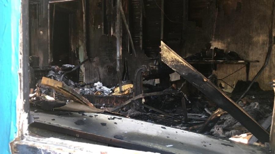Bombeiros afirmaram que incêndio começou no sótão - Reprodução/Twitter