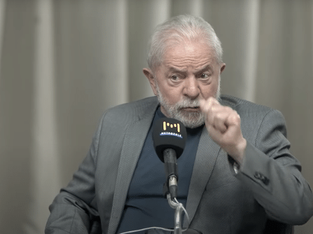 Confira aqui o projeto de regulação da mídia elaborado no governo Lula -  02/09/2021 - UOL Notícias