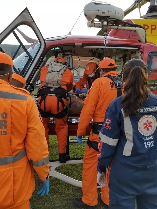 Trabalhador cai sobre grade de casa e tem corpo transpassado por grade em  Erechim - Quentuchas Notícias