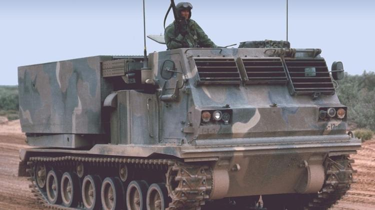 The M270 resembles a battle tank because the wheels are wrapped in a cushion - Lockheed Martin/Lecture Note - Lockheed Martin/Handout