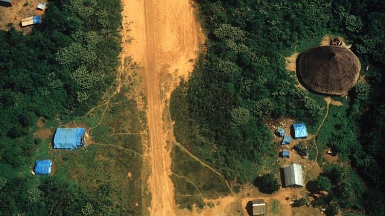 Pista de pouso em terra yanomami que é usada por garimpeiros ilegais - Getty Images - Getty Images