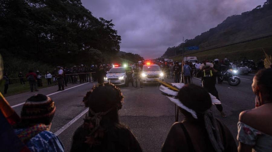 Indígenas bloquearam rodovia dos Bandeirantes em protesto contra o Marco Temporal, no dia 30 de maio - Bruno Santos/Folhapress