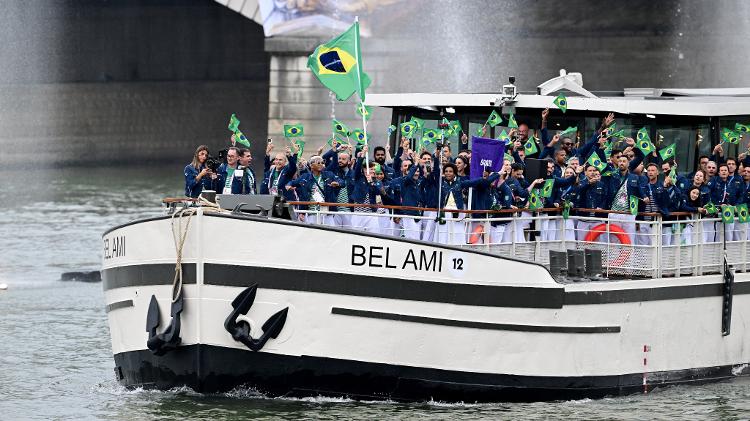 Delegação brasileira participa da cerimônia de abertura dos Jogos Olímpicos Paris-2024