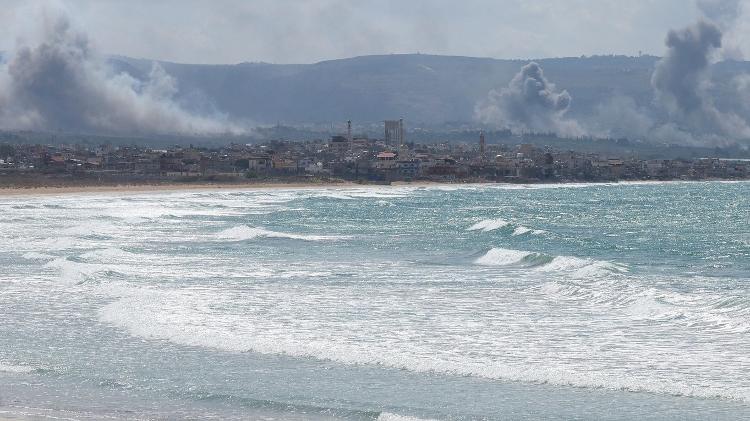 Explosões são vistas em praia 