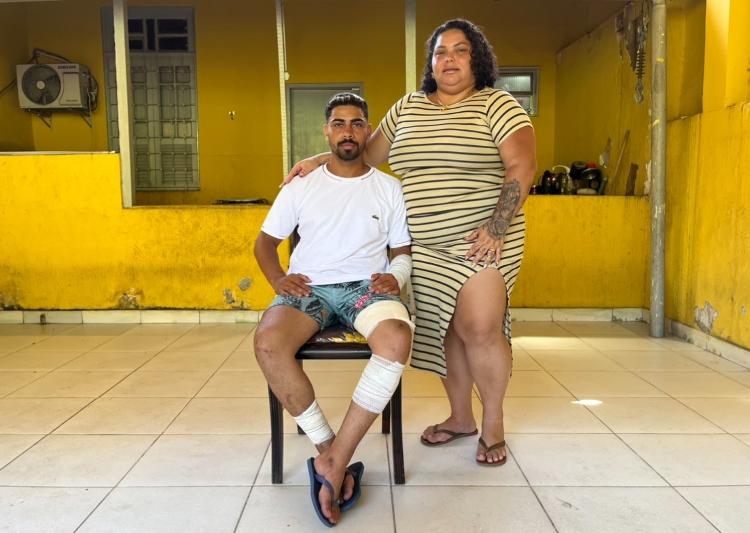 26.fev.2025 - Thiago Marques Gonçalves ao lado da mãe, Jaqueline Marques de Farias 26.fev.2025 - Thiago Marques Gonçalves ao lado da mãe, Jaqueline Marques de Farias