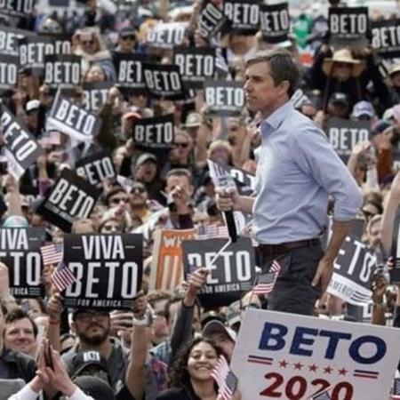 Nas eleições legislativas, o democrata Beto O"Rourke surpreendeu ao quase derrotar o senador federal republicano Ted Cruz - AFP/Getty Images/BBC
