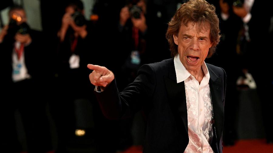 Mick Jagger posa para fotos no tapete vermelho do filme "The Burnt Orange Heresy" - Piroschka Van De Wouw