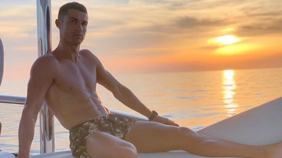 Cristiano Ronaldo vem publicando fotos suas no mar  - Divulgação