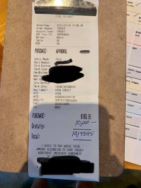 O restaurante da Flórida, nos EUA, compartilhou a foto da nota fiscal com a gorjeta generosa - Reprodução/Facebook/Castaway Waterfront Restaurant & Sushi Bar