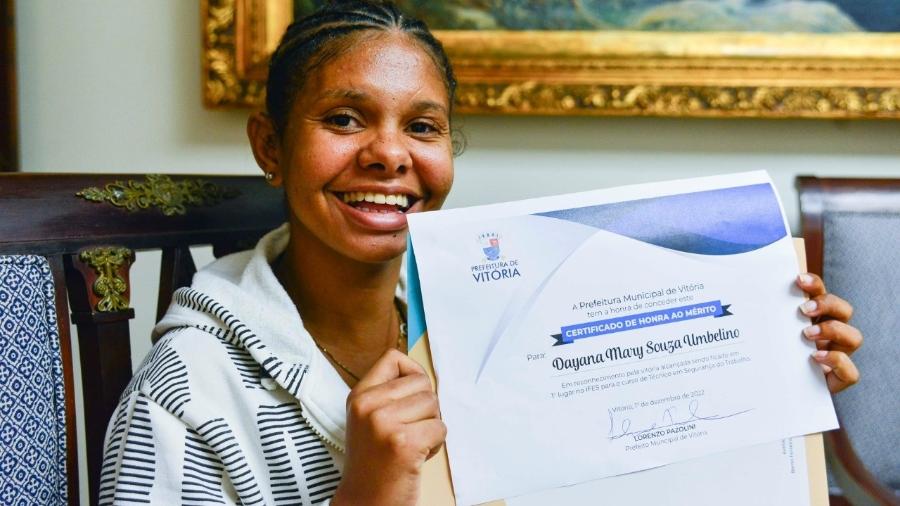 Dayana Mary Umbelino, de 32 anos, foi aprovada no Instituto Federal do Espírito Santo - Prefeitura de Vitória/Divulgação