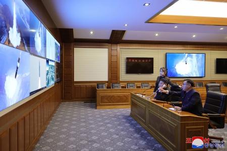 Kim Jong Un supervisionou o teste através de um sistema de monitorização, segundo agência estatal - AFP PHOTO/KCNA VIA KNS