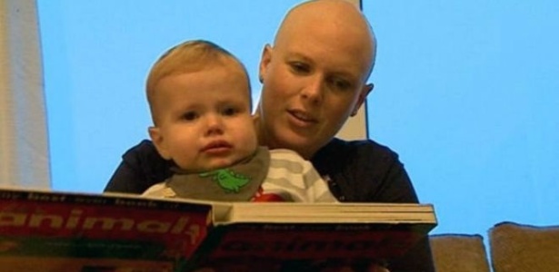 Heidi Loughlin descobriu que estava com câncer de mama na 13ª semana da gravidez do terceiro filho  - BBC