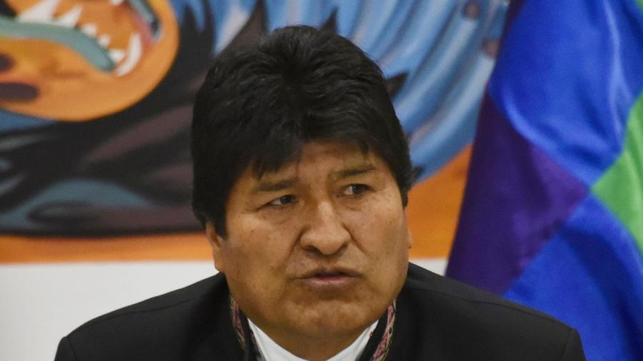 Presidente da Bolívia, Evo Morales, durante entrevista coletiva em que anuncia sua vitória na eleição - Aizar Raldes/AFP
