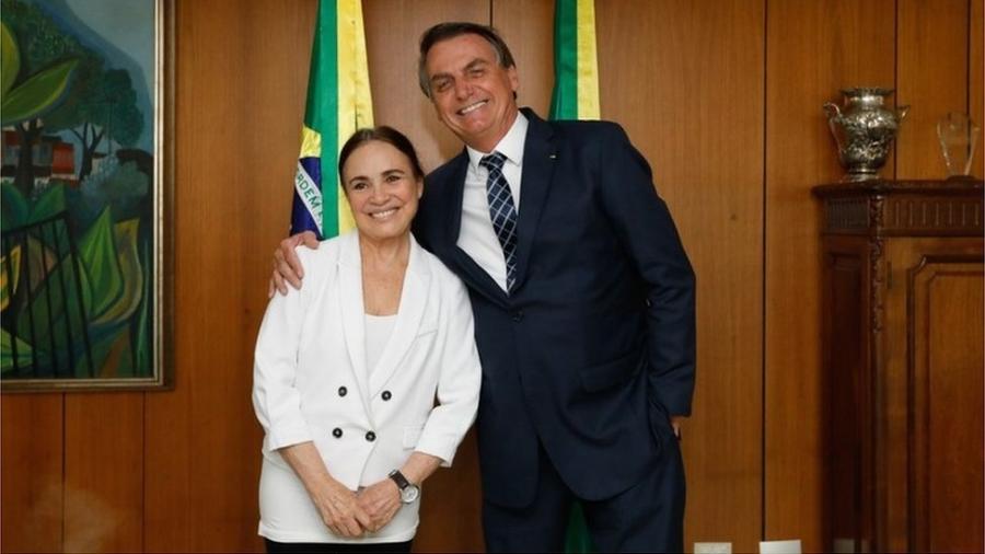 Anúncio da saída foi feito em vídeo em que a atriz aparece ao lado do presidente e divulgado nas redes sociais - Carolina Nunes/PR
