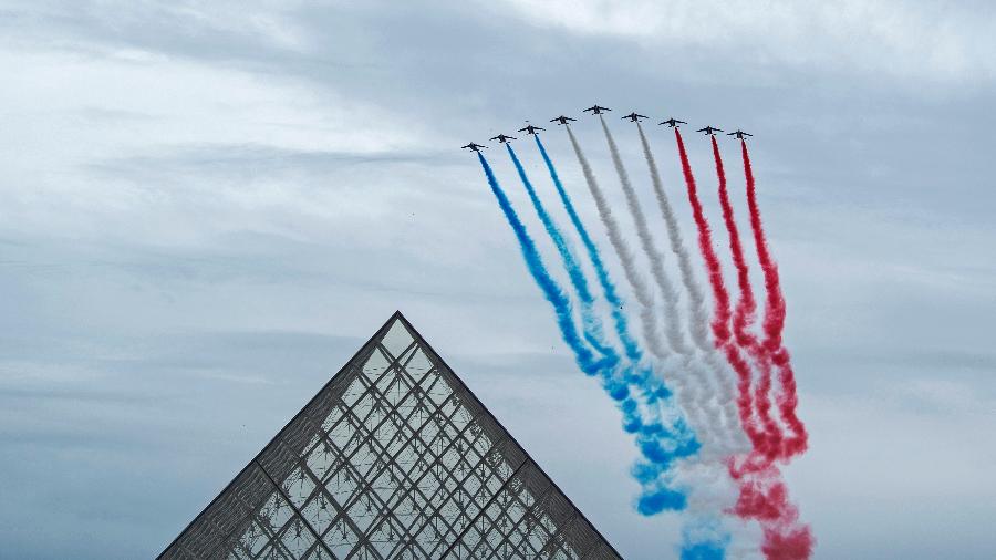 14.jul.2020 - Patrulha celebra o dia da Queda da Bastilha em Paris, na França - Getty Images