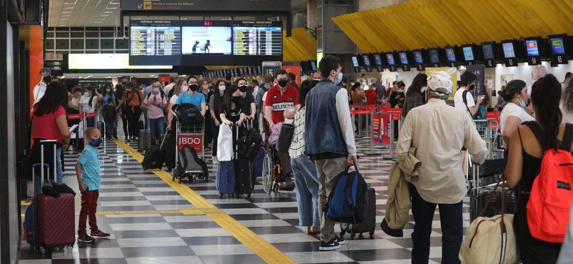 Governo publica portaria que define regras para entrada de viajantes