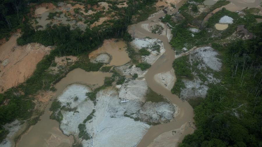 Garimpo ilegal desativado pelo Exército em Roraima - Ueslei Marcelino/Reuters