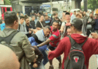 Passageiro irritado com greve tenta agredir membro do sindicato em estação - TV Globo/28.nov.2023-Reprodução de vídeo