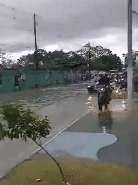  Ao todo, foram contabilizadas 14 ocorrências pelas chuvas na cidade, sendo oito relacionadas a alagamento