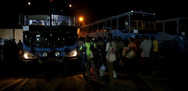 ônibus - Akintunde Akinleye/Reuters - Akintunde Akinleye/Reuters